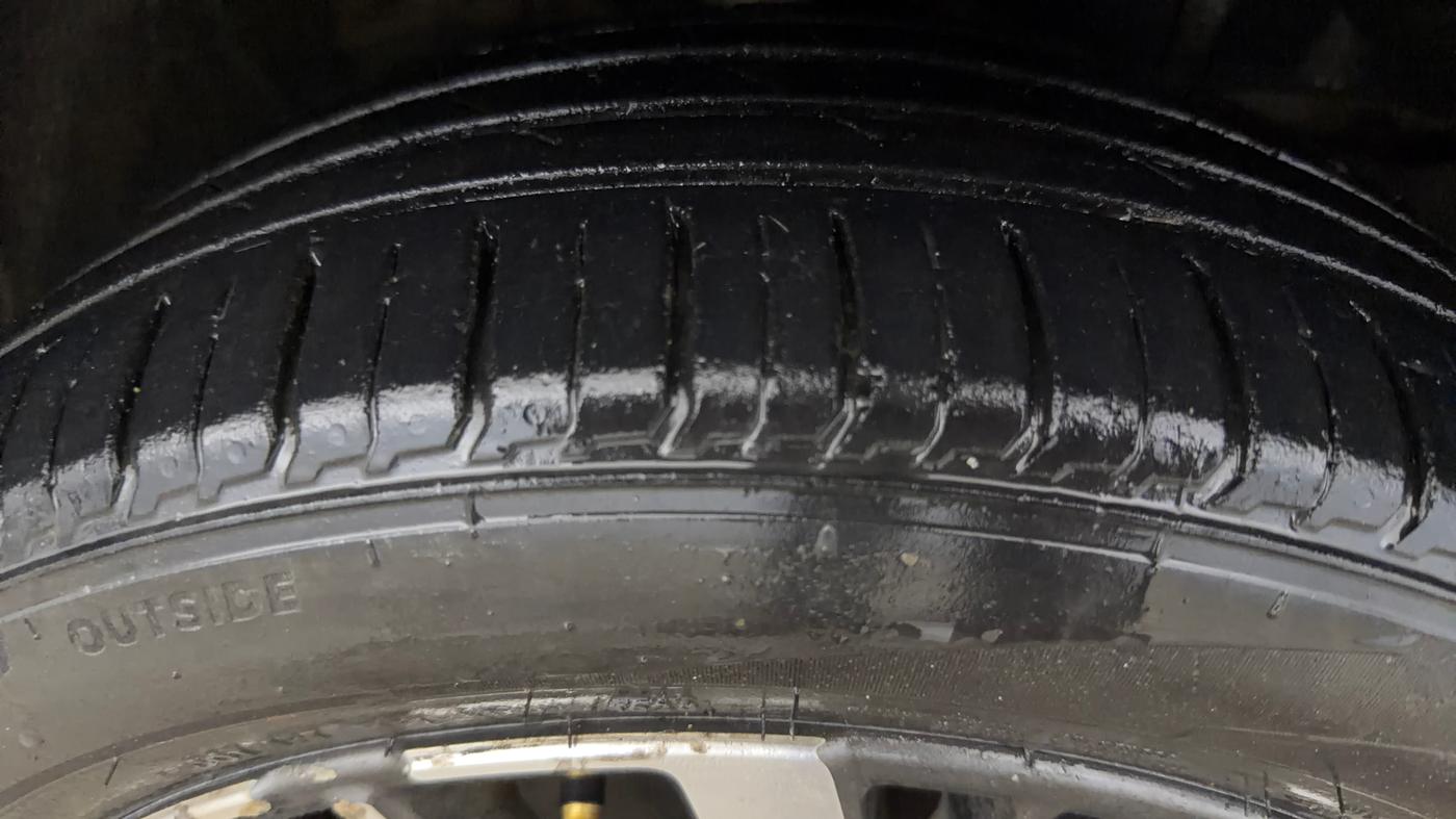 2017 Honda City 1.5L I-VTEC VX, Petrol, Manual, 1,10,963 km, Right Front Tyre Tread