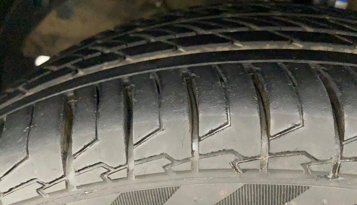 2018 Maruti Baleno ZETA PETROL 1.2, Petrol, Manual, 45,853 km, Left Front Tyre Tread
