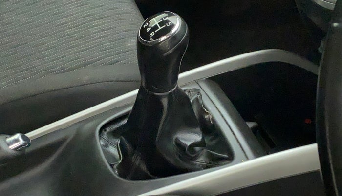 2018 Maruti Baleno ZETA PETROL 1.2, Petrol, Manual, 45,853 km, Gear lever - Boot Cover minor damage