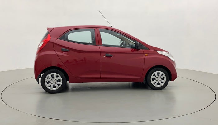 2017 Hyundai Eon MAGNA +, Petrol, Manual, 20,369 km, Right Side