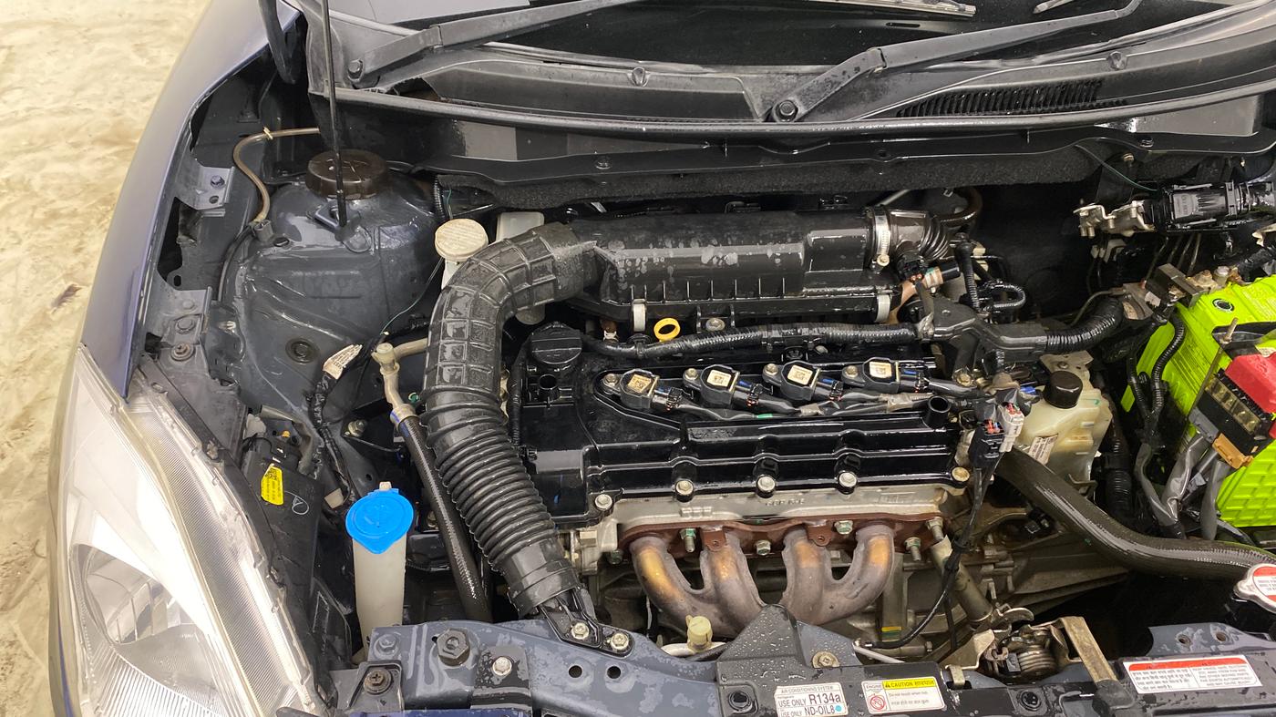 2020 Maruti Swift VXI AMT, Petrol, Automatic, 50,705 km, Engine View - Right