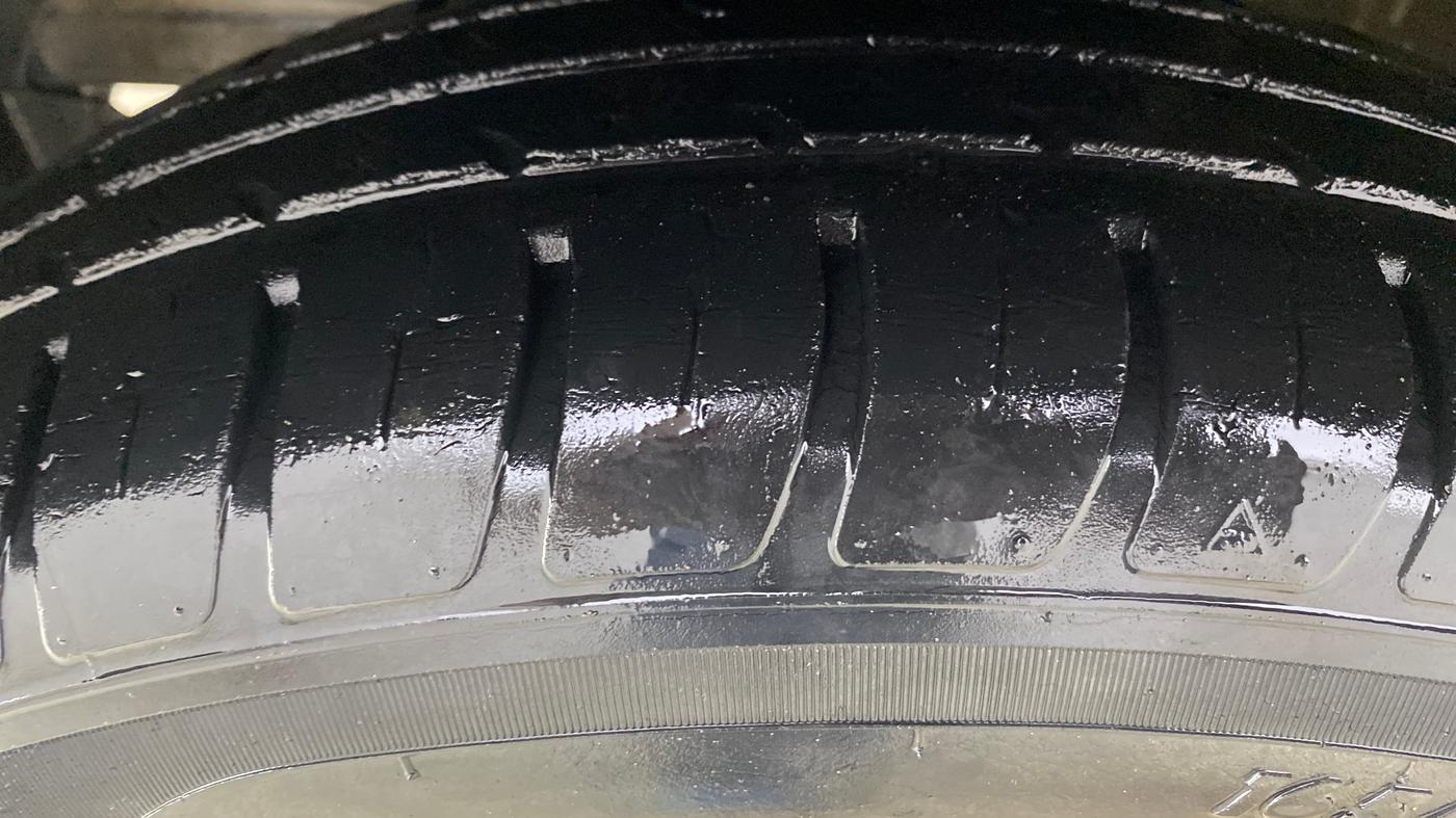 2020 Maruti Swift VXI AMT, Petrol, Automatic, 50,705 km, Left Front Tyre Tread