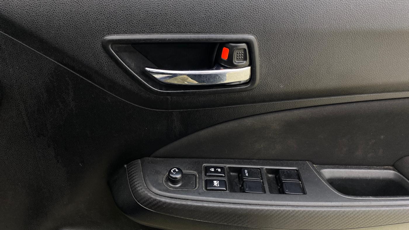2020 Maruti Swift VXI AMT, Petrol, Automatic, 50,705 km, Driver Side Door Panels Control
