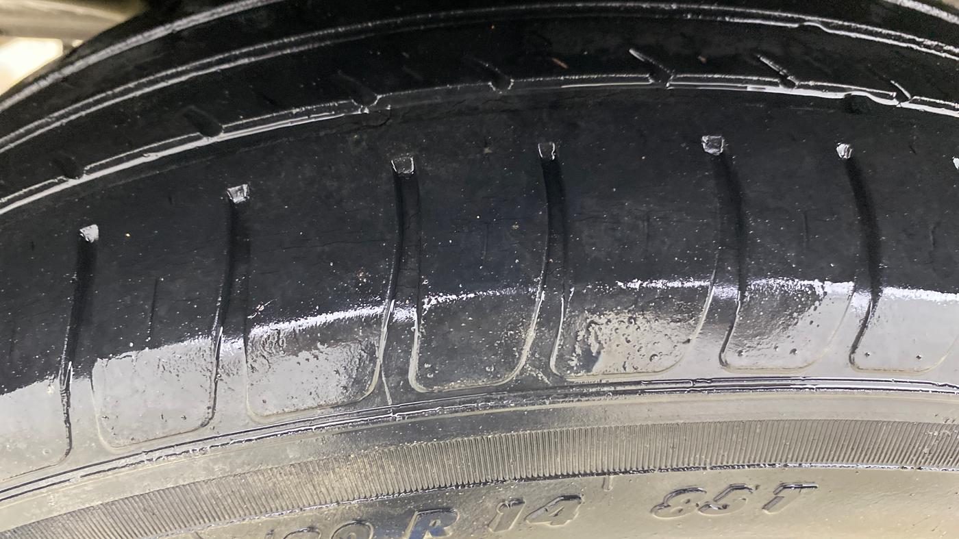 2020 Maruti Swift VXI AMT, Petrol, Automatic, 50,705 km, Right Rear Tyre Tread