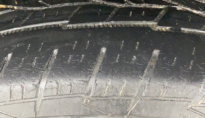 2015 Nissan Terrano XV D THP PREMIUM 110 PS, Diesel, Manual, 74,691 km, Left Rear Tyre Tread