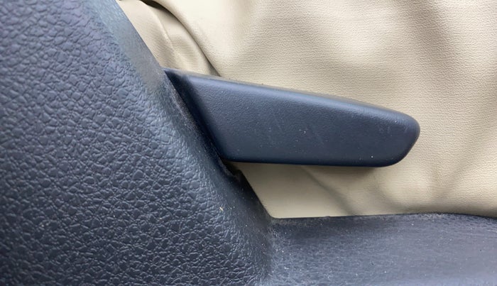 2015 Nissan Terrano XV D THP PREMIUM 110 PS, Diesel, Manual, 74,691 km, Driver Side Adjustment Panel