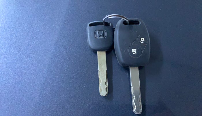 2015 Honda Amaze 1.2L I-VTEC S, Petrol, Manual, 35,930 km, Key Close Up