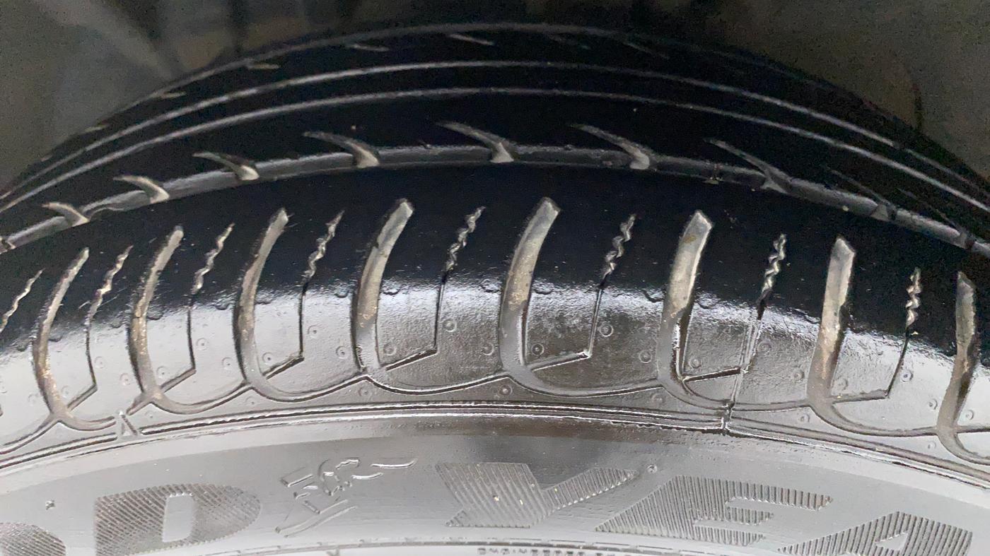 2017 Ford Ecosport 1.5 TITANIUM TI VCT AT, Petrol, Automatic, 26,188 km, Left Front Tyre Tread