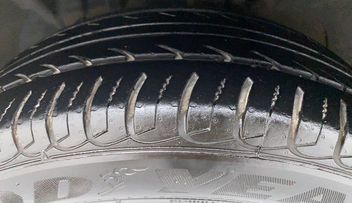 2017 Ford Ecosport 1.5 TITANIUM TI VCT AT, Petrol, Automatic, 26,188 km, Left Front Tyre Tread