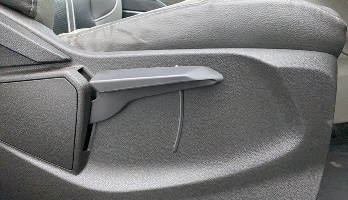 2017 Ford Ecosport 1.5 TITANIUM TI VCT AT, Petrol, Automatic, 26,188 km, Driver Side Adjustment Panel