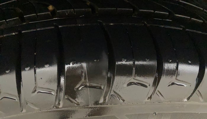 2017 Maruti Dzire ZXI PLUS, Petrol, Manual, 62,739 km, Right Rear Tyre Tread