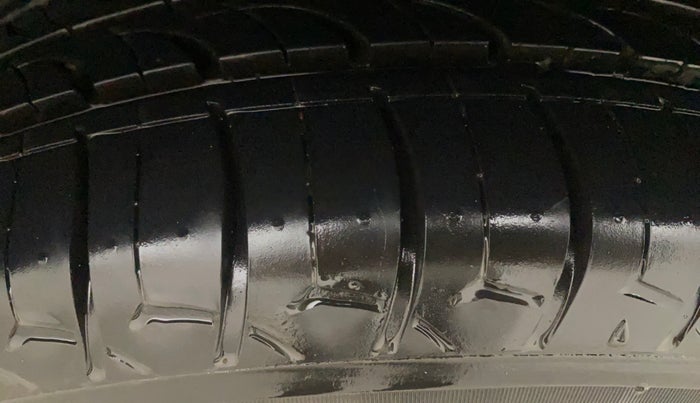2017 Maruti Dzire ZXI PLUS, Petrol, Manual, 62,739 km, Left Rear Tyre Tread