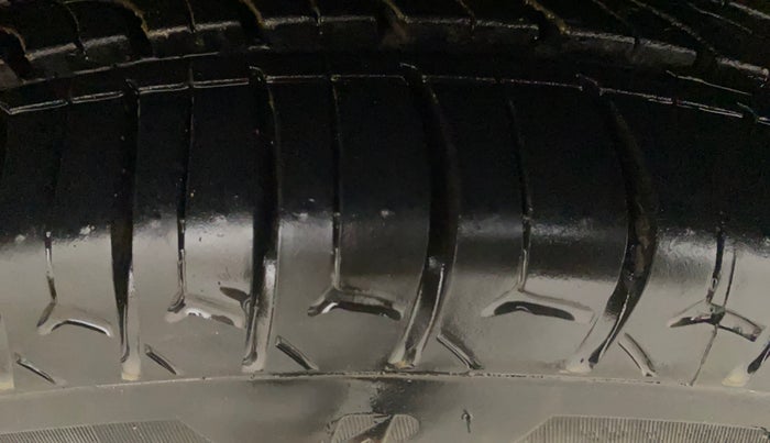 2017 Maruti Dzire ZXI PLUS, Petrol, Manual, 62,739 km, Left Front Tyre Tread