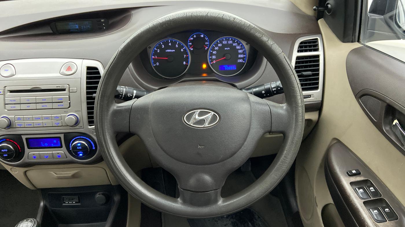 2010 Hyundai i20 MAGNA (O) 1.2, Petrol, Manual, 60,790 km, Steering Wheel Close Up