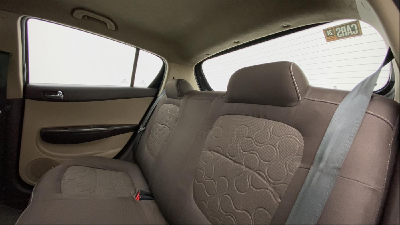2010 Hyundai i20 MAGNA (O) 1.2, Petrol, Manual, 60,790 km, Right Side Rear Door Cabin
