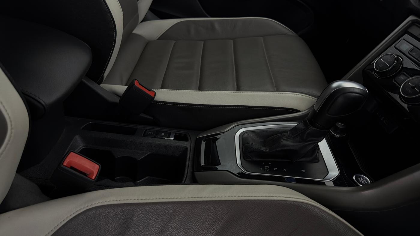2021 Volkswagen T-ROC 1.5 TSI AT, Petrol, Automatic, 67,344 km, Gear Lever