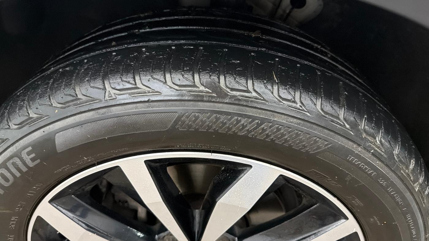 2021 Volkswagen T-ROC 1.5 TSI AT, Petrol, Automatic, 67,344 km, Left Front Tyre Tread