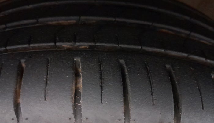 2022 Maruti Baleno ALPHA 1.2 AGS, Petrol, Automatic, 58,157 km, Left Front Tyre Tread