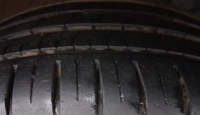 2022 Maruti Baleno ALPHA 1.2 AGS, Petrol, Automatic, 58,157 km, Right Front Tyre Tread