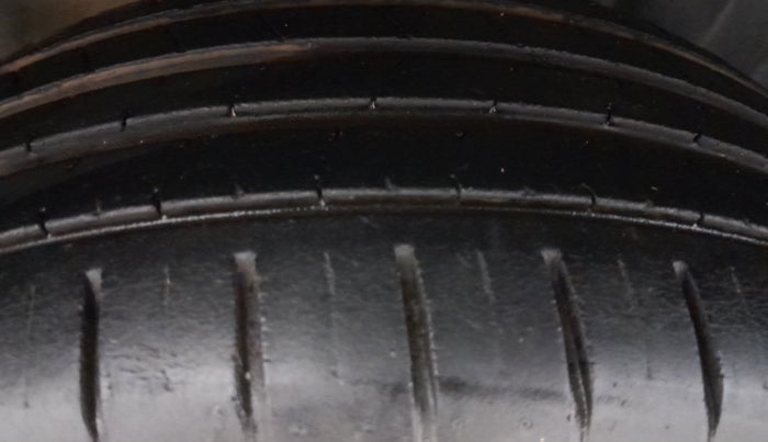 2022 Maruti Baleno ALPHA 1.2 AGS, Petrol, Automatic, 58,157 km, Right Rear Tyre Tread