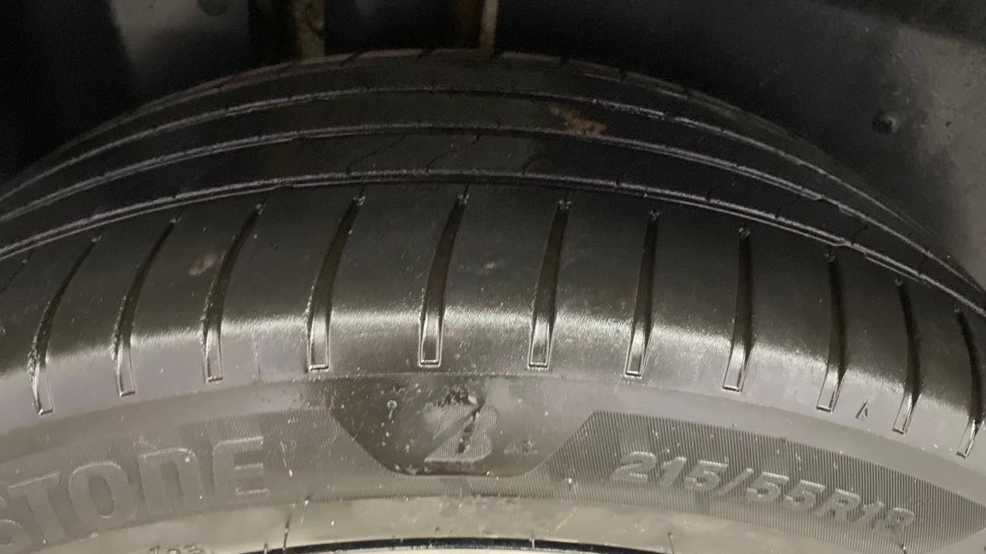 2022 MG HECTOR PLUS SHARP 1.5 PETROL TURBO HYBRID MT 6-STR, Petrol, Manual, 91,014 km, Right Rear Tyre Tread