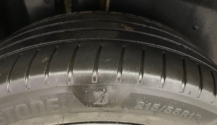 2022 MG HECTOR PLUS SHARP 1.5 PETROL TURBO HYBRID MT 6-STR, Petrol, Manual, 91,014 km, Right Rear Tyre Tread