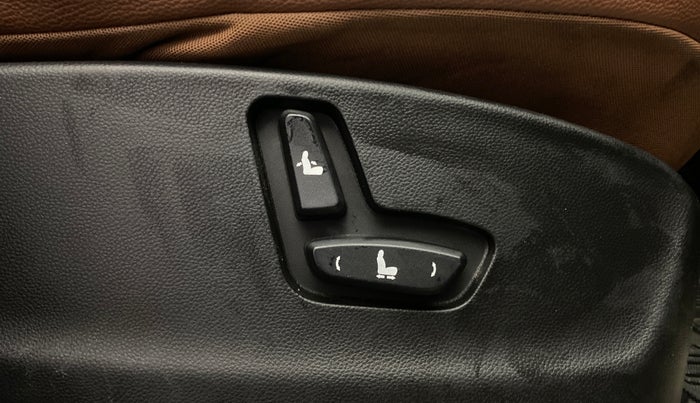 2022 MG HECTOR PLUS SHARP 1.5 PETROL TURBO HYBRID MT 6-STR, Petrol, Manual, 91,014 km, Driver Side Adjustment Panel