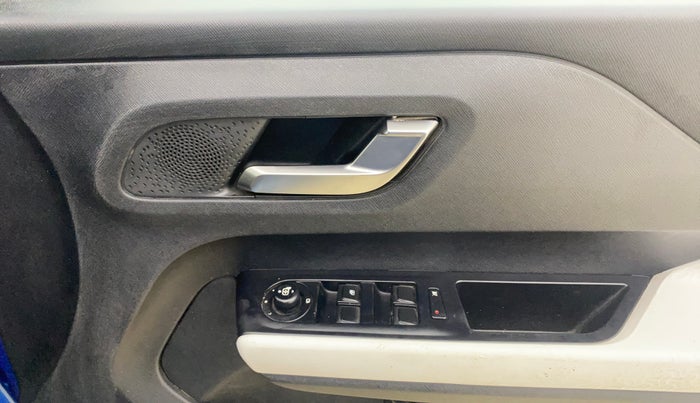 2021 Tata PUNCH CREATIVE  1.2 RTN DUAL TONE, CNG, Manual, 57,267 km, Driver Side Door Panels Control