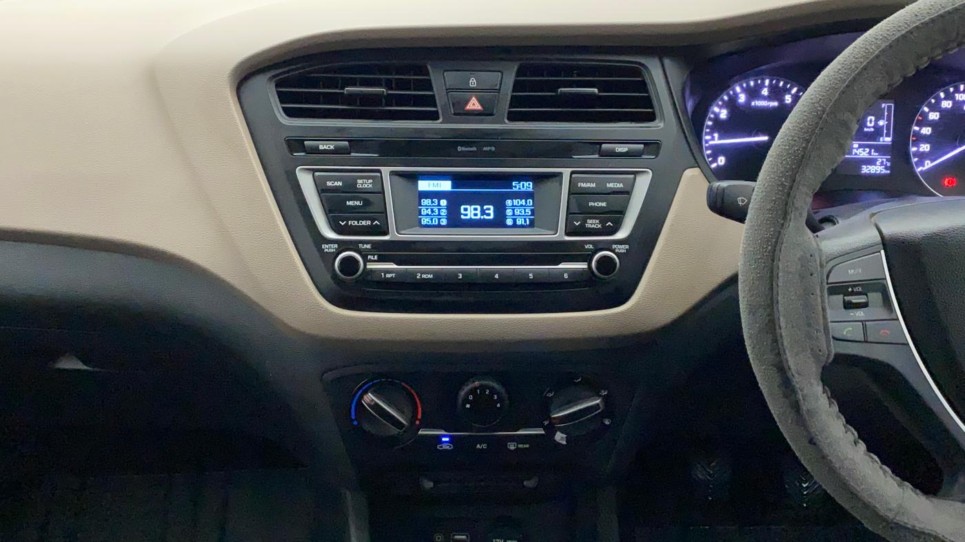 2017 Hyundai Elite i20 SPORTZ 1.2, CNG, Manual, 32,895 km, Air Conditioner