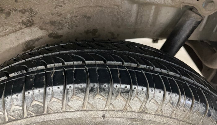 2018 Maruti Wagon R 1.0 LXI CNG, CNG, Manual, 1,07,334 km, Left Rear Tyre Tread