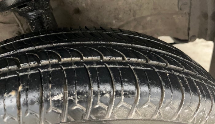 2018 Maruti Wagon R 1.0 LXI CNG, CNG, Manual, 1,07,334 km, Right Front Tyre Tread