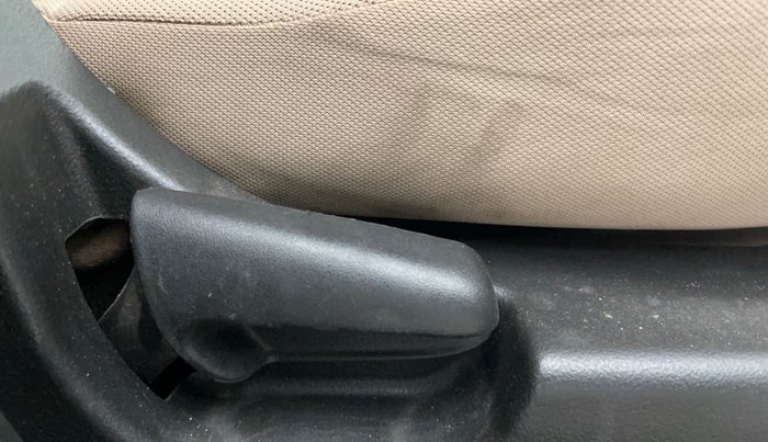 2018 Maruti Wagon R 1.0 LXI CNG, CNG, Manual, 1,07,334 km, Driver Side Adjustment Panel