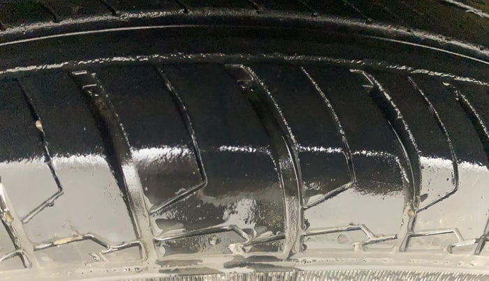 2023 Maruti Swift VXI CNG, CNG, Manual, 14,107 km, Left Front Tyre Tread