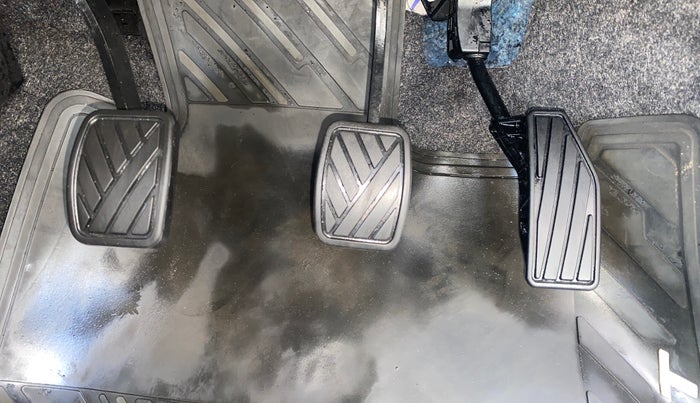 2023 Maruti Swift VXI CNG, CNG, Manual, 14,107 km, Pedals