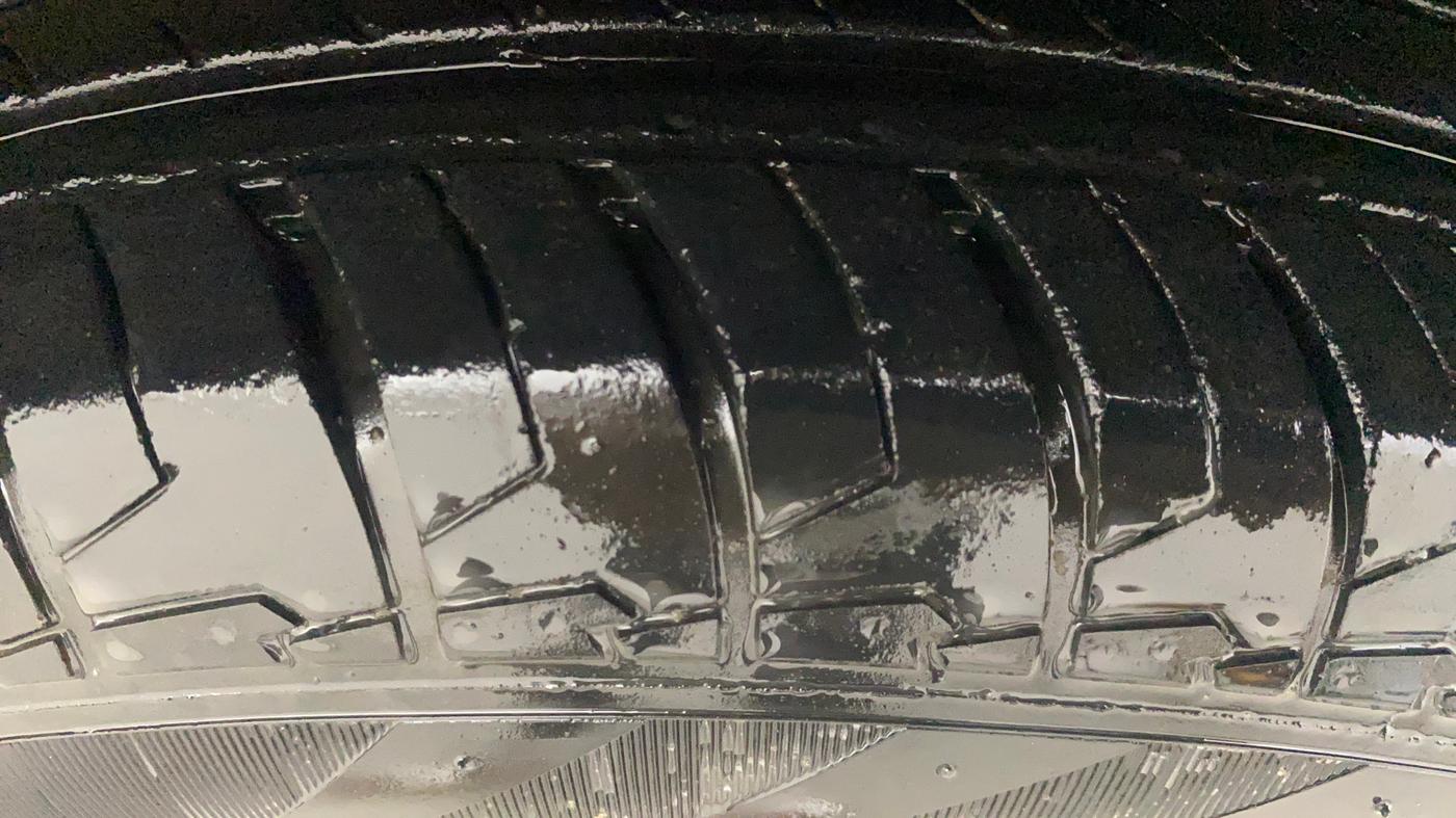 2023 Maruti Swift VXI CNG, CNG, Manual, 14,177 km, Right Front Tyre Tread