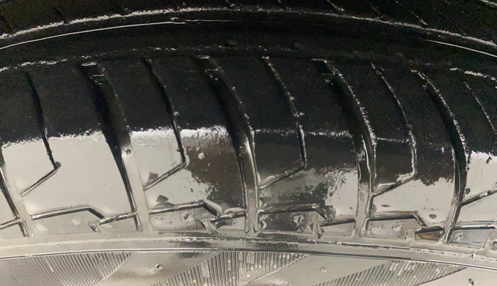 2023 Maruti Swift VXI CNG, CNG, Manual, 14,107 km, Right Front Tyre Tread