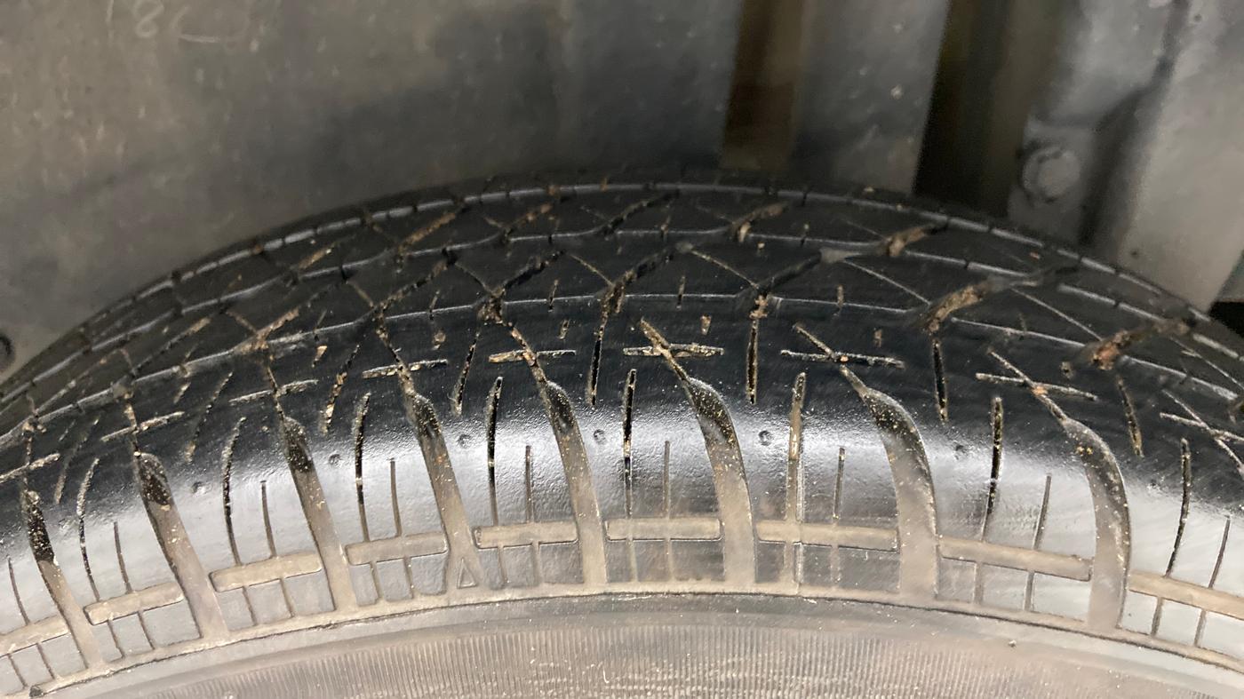 2017 Maruti Swift VXI, Petrol, Manual, 77,490 km, Left Rear Tyre Tread