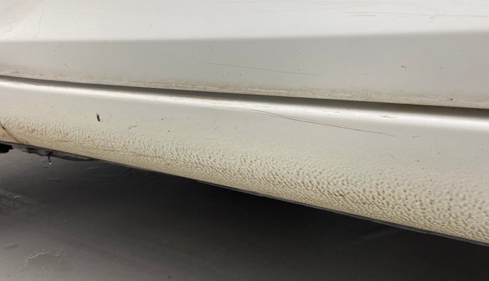 2017 Maruti Swift VXI, Petrol, Manual, 77,490 km, Left running board - Minor scratches