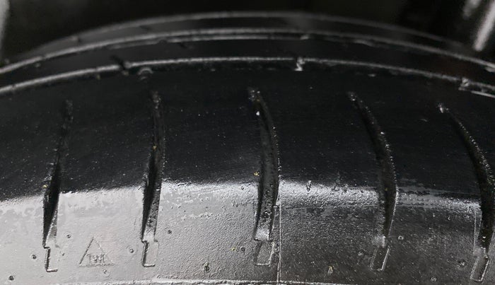 2017 Maruti Swift VDI, Diesel, Manual, 68,969 km, Left Rear Tyre Tread