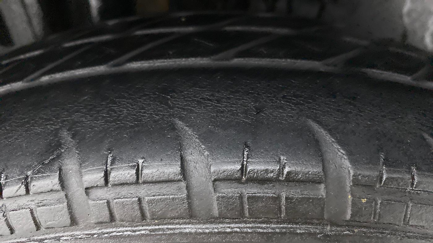 2017 Maruti Swift VDI, Diesel, Manual, 68,969 km, Right Rear Tyre Tread