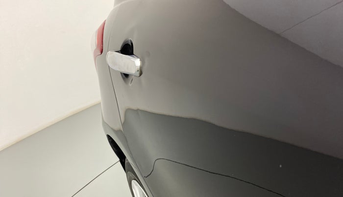 2017 Maruti Swift VDI, Diesel, Manual, 68,969 km, Right rear door - Slightly dented