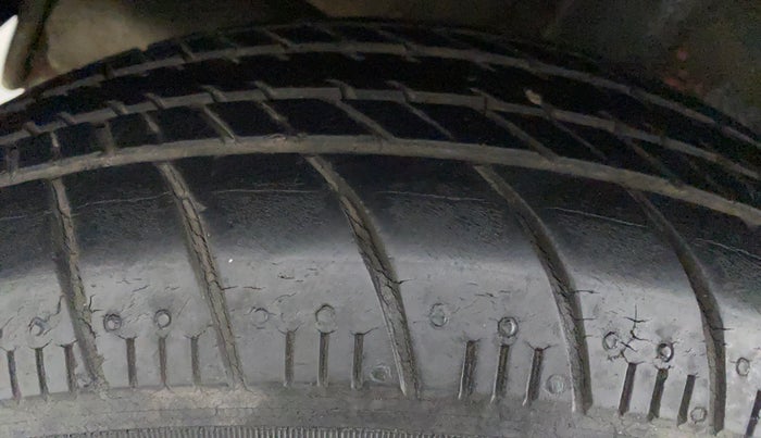2016 Maruti Celerio ZXI AMT, Petrol, Automatic, 28,346 km, Right Rear Tyre Tread