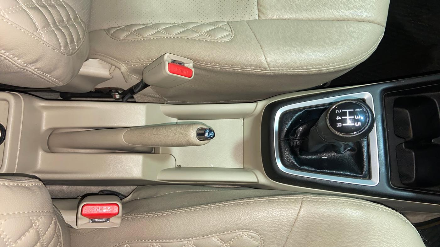 2024 Maruti Dzire ZXI CNG, CNG, Manual, 56,564 km, Gear Lever
