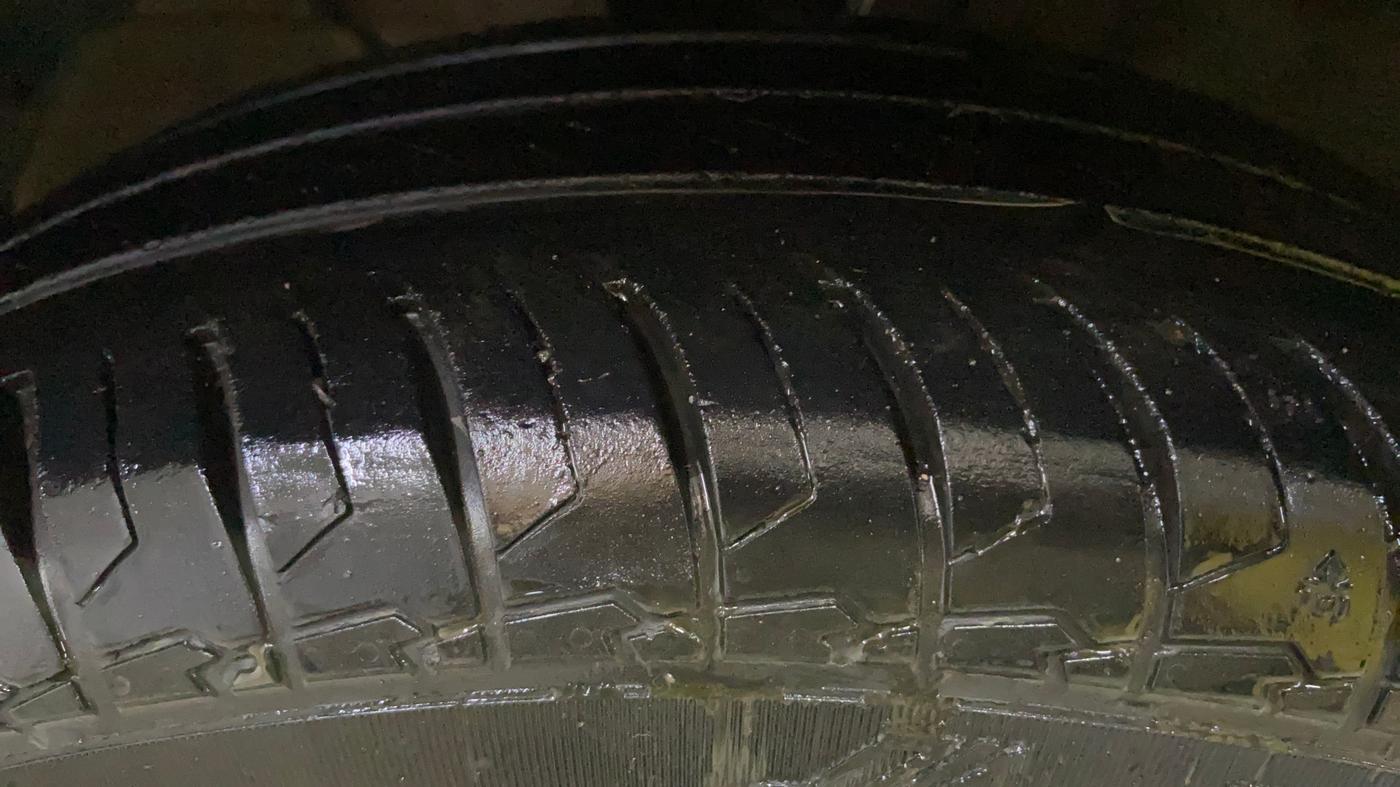 2024 Maruti Dzire ZXI CNG, CNG, Manual, 56,564 km, Left Front Tyre Tread