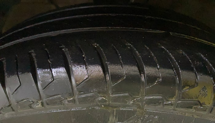 2024 Maruti Dzire ZXI CNG, CNG, Manual, 56,564 km, Left Front Tyre Tread