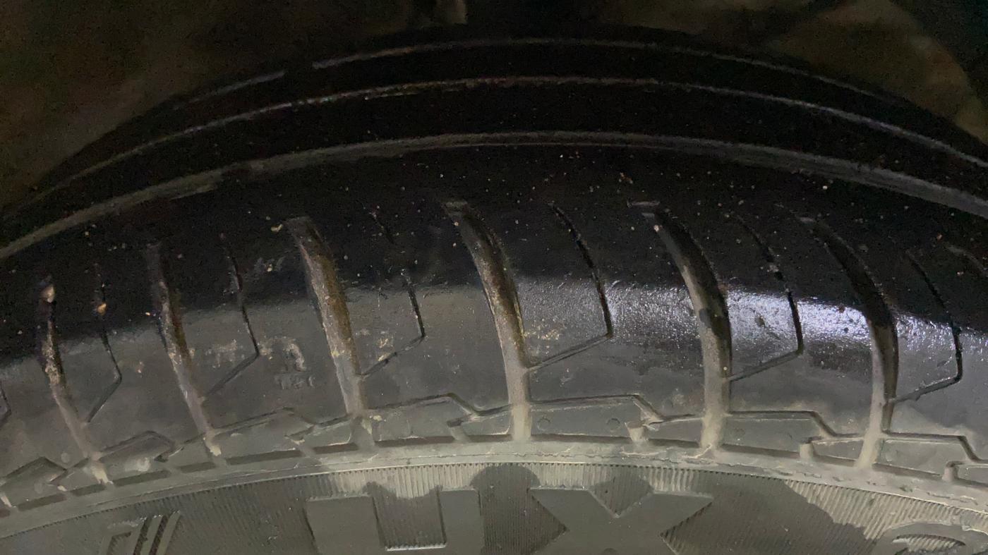 2024 Maruti Dzire ZXI CNG, CNG, Manual, 56,564 km, Right Front Tyre Tread