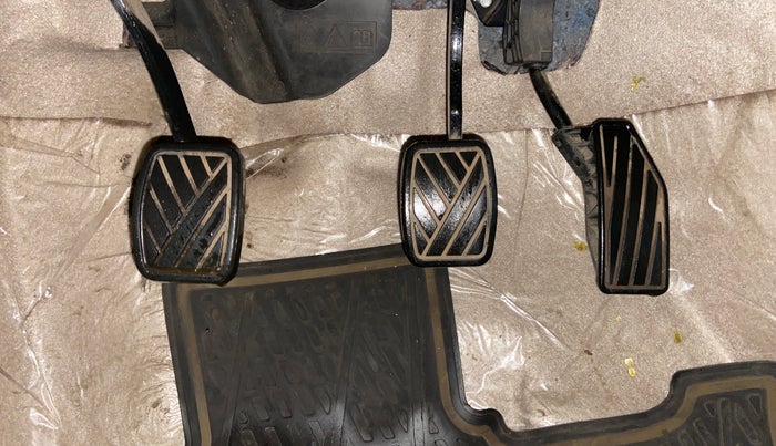 2024 Maruti Dzire ZXI CNG, CNG, Manual, 56,564 km, Pedals