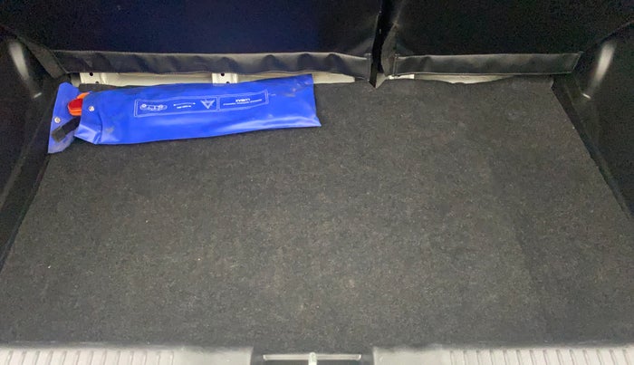 2020 Maruti Swift ZXI PLUS, Petrol, Manual, 33,325 km, Boot Inside