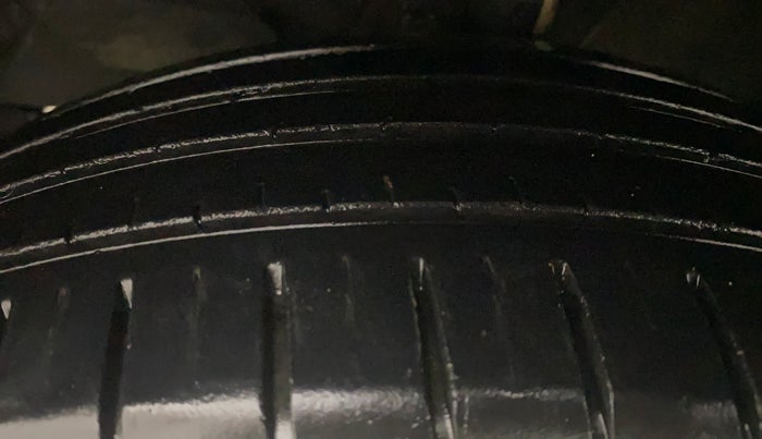 2020 Maruti Swift ZXI PLUS, Petrol, Manual, 33,325 km, Left Front Tyre Tread