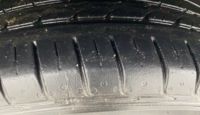 2021 KIA SELTOS HTE 1.5 PETROL, Petrol, Manual, 21,576 km, Left Front Tyre Tread